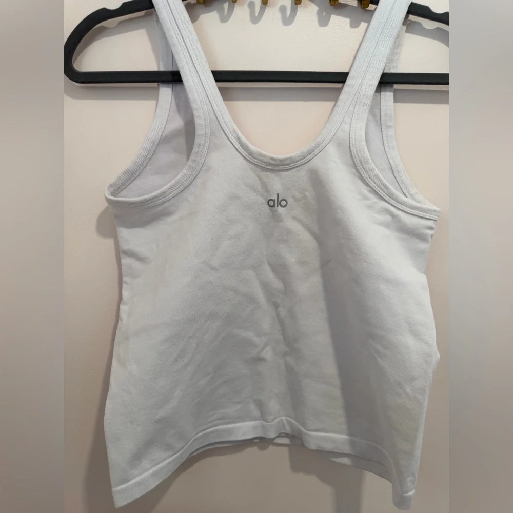 Alo Yoga Seamless Chosen Tank, White - Picture 2 of 3